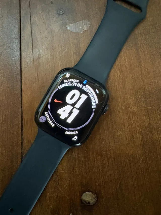 Apple watch series 8